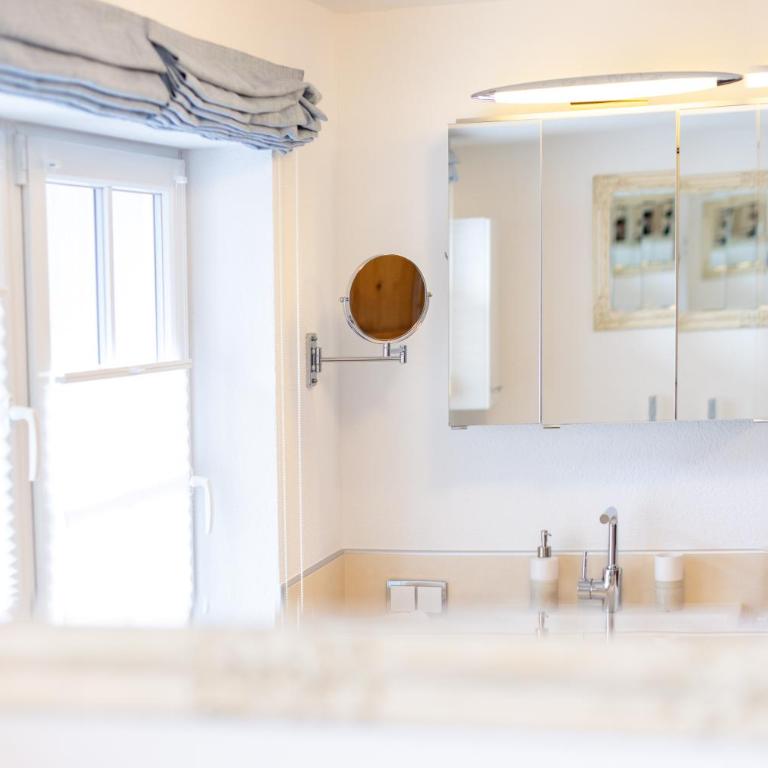 Appartements Fürstauer - Two-Bedroom Apartment with Balcony - 2