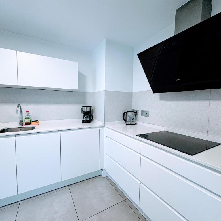 Las Canteras Deluxe - Two-Bedroom Apartment with Partial Ocean View - 31