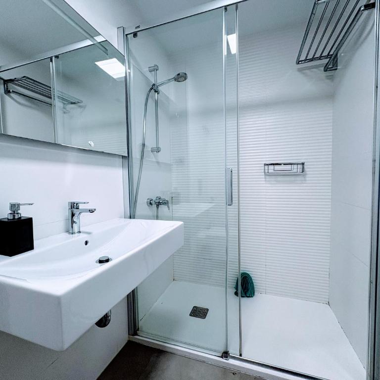 Las Canteras Deluxe - Two-Bedroom Apartment with Partial Ocean View - 27
