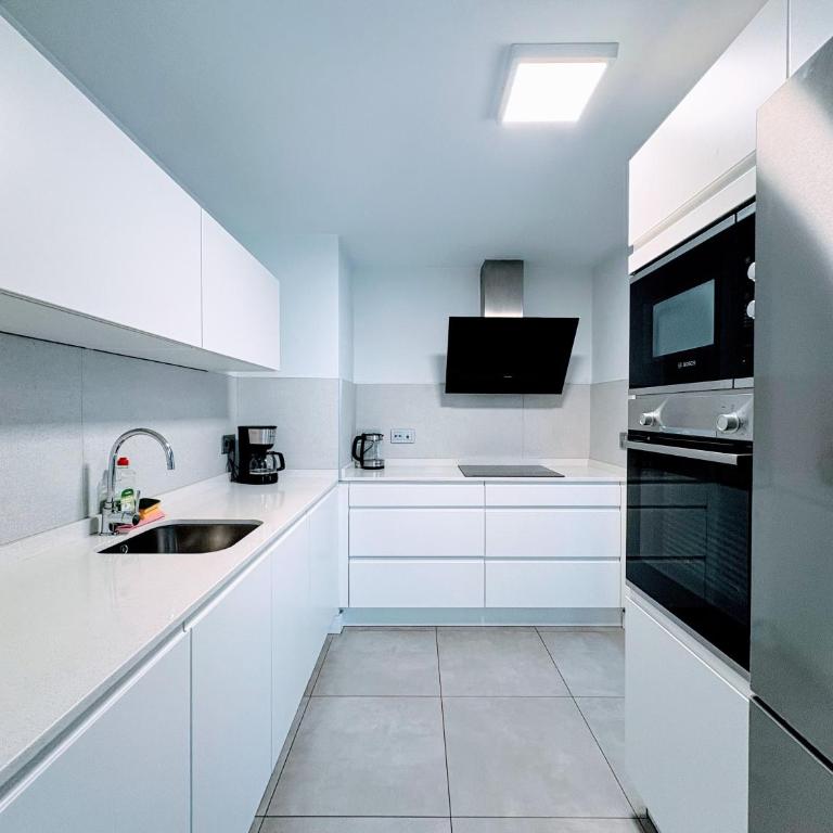 Las Canteras Deluxe - Two-Bedroom Apartment with Partial Ocean View - 3