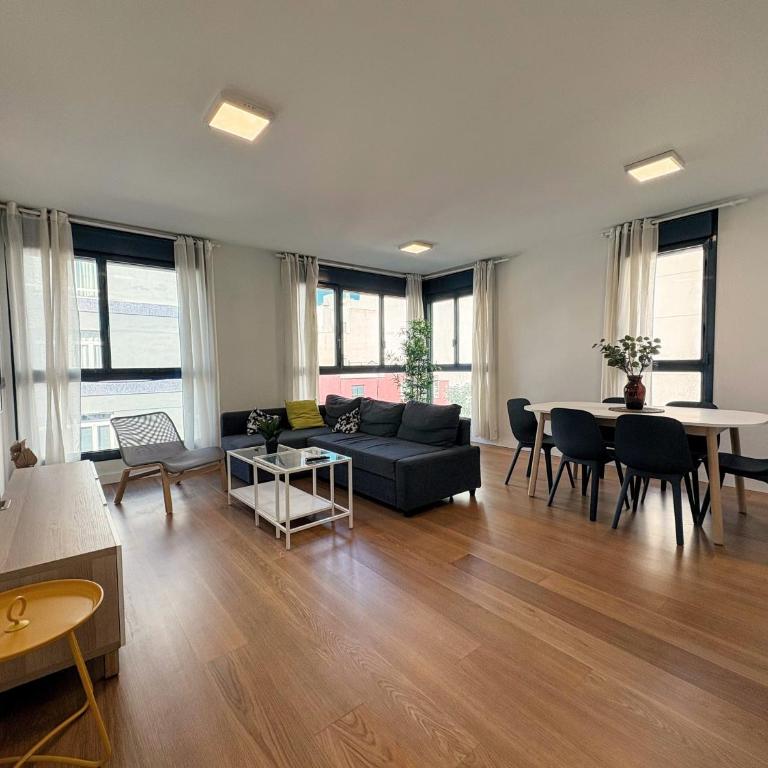 Las Canteras Deluxe - Two-Bedroom Apartment with Partial Ocean View - 1