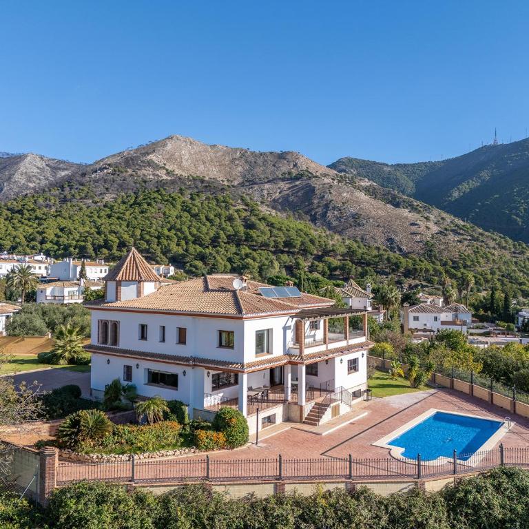 Villa piscina privada, vistas al mar y montaña - Villa - 3