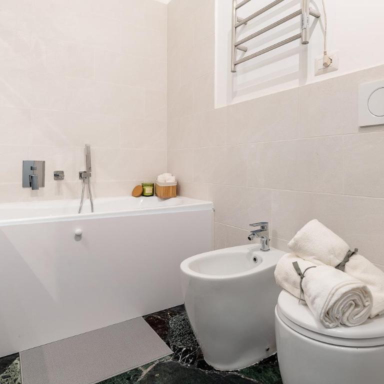 Foresteria Buenos Aires - Quadruple Room with Balcony - 12
