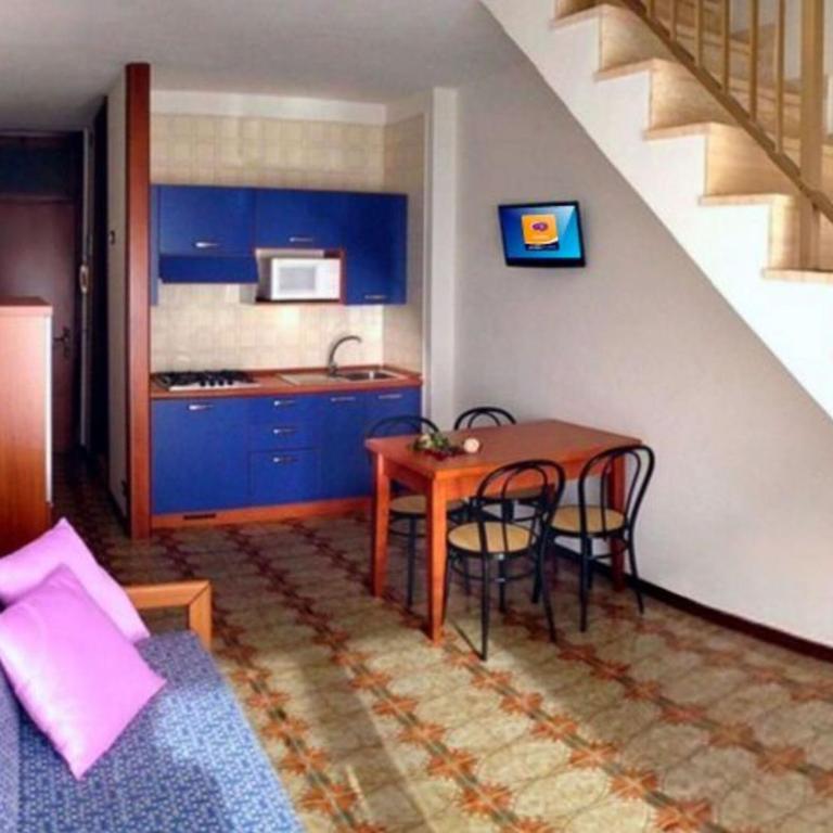 Elegant two story apartment near the beach - Apartment - 7