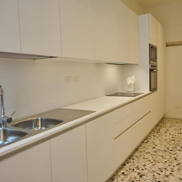 VeronaVera Residenza VillaMarianna Green Retreat - Apartment with Garden View - 13