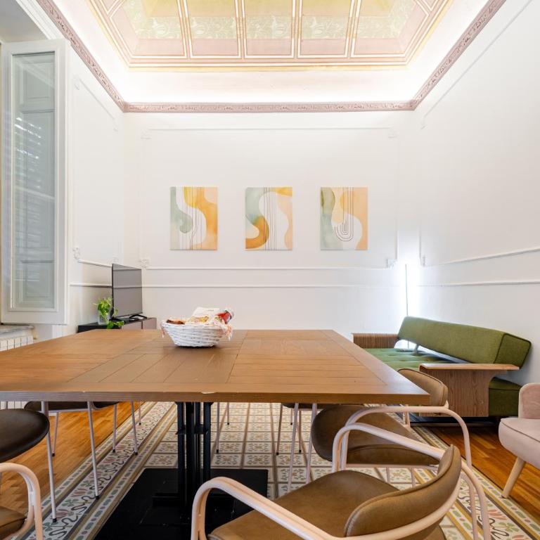 Liberty Boutique Apartment - Four-Bedroom Apartment - 9