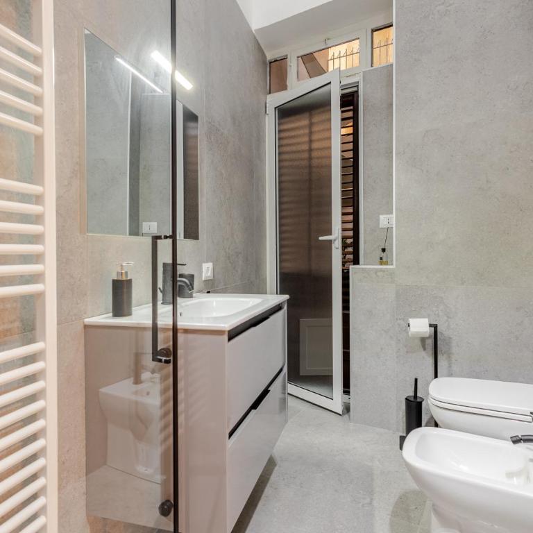 Liberty Boutique Apartment - Four-Bedroom Apartment - 34