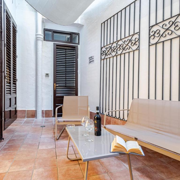 Liberty Boutique Apartment - Four-Bedroom Apartment - 46
