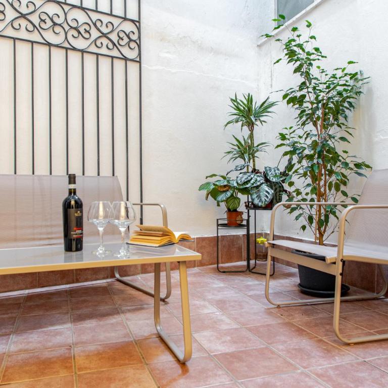 Liberty Boutique Apartment - Four-Bedroom Apartment - 3