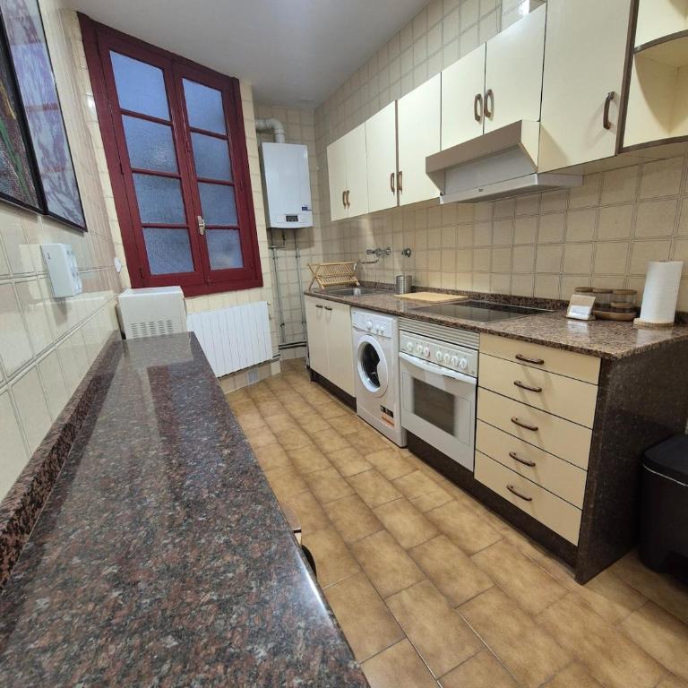 1A140 Apartamento en el centro de Gijon by R2R Consulting - Apartamento de 3 dormitorios - 38