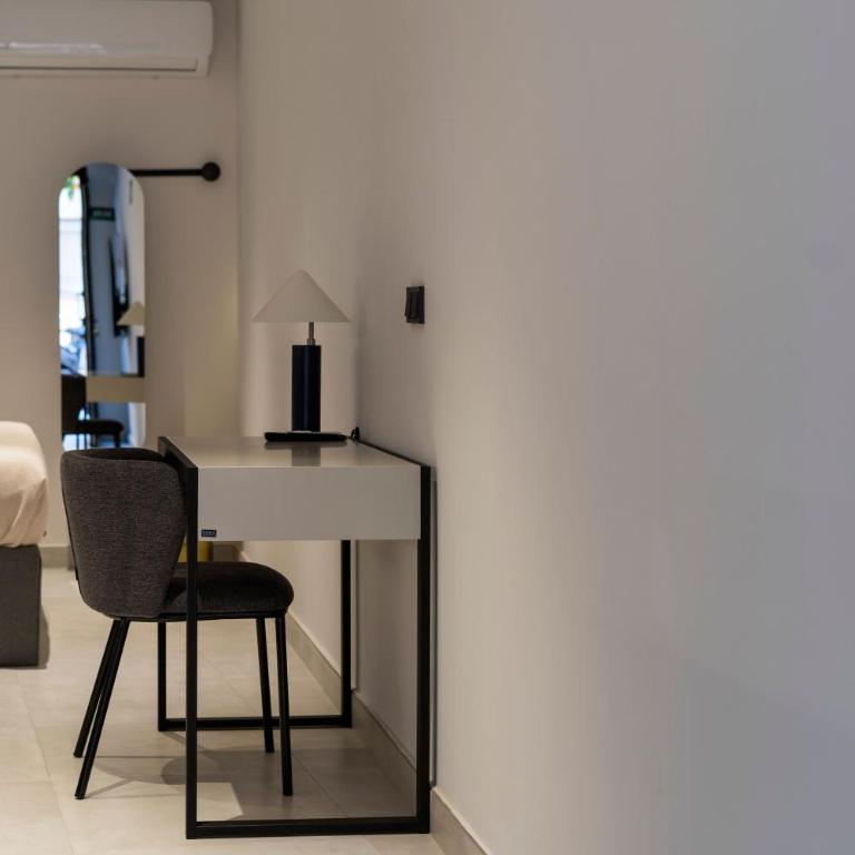 VLC HOST - Luz Casanova - Standard Studio - 1