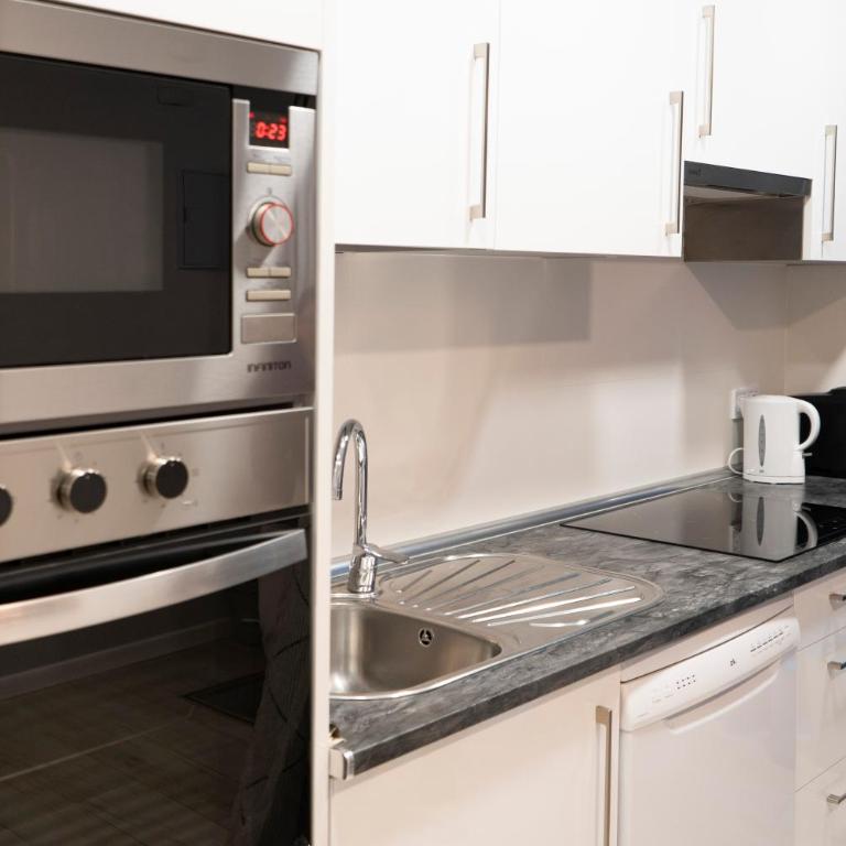 Oshun Plaza Castilla - One-Bedroom Standard Apartment - 4