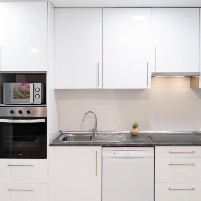 Oshun Plaza Castilla - Three-Bedroom Apartment - 13