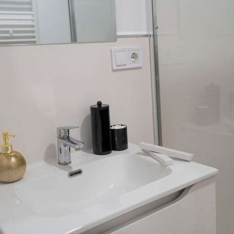 Oshun Plaza Castilla - Three-Bedroom Apartment - 3
