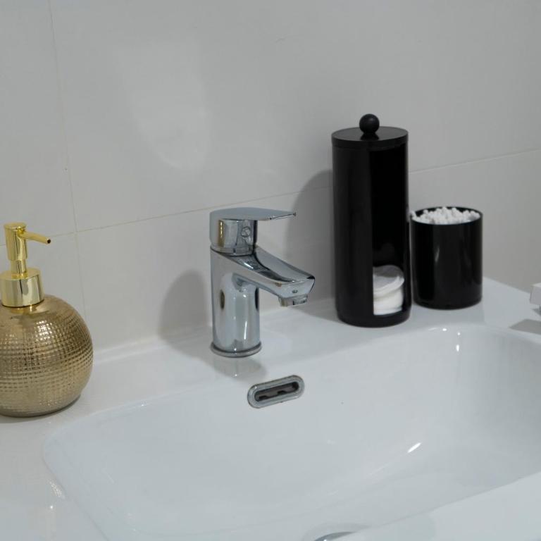 Oshun Plaza Castilla - Three-Bedroom Apartment - 11