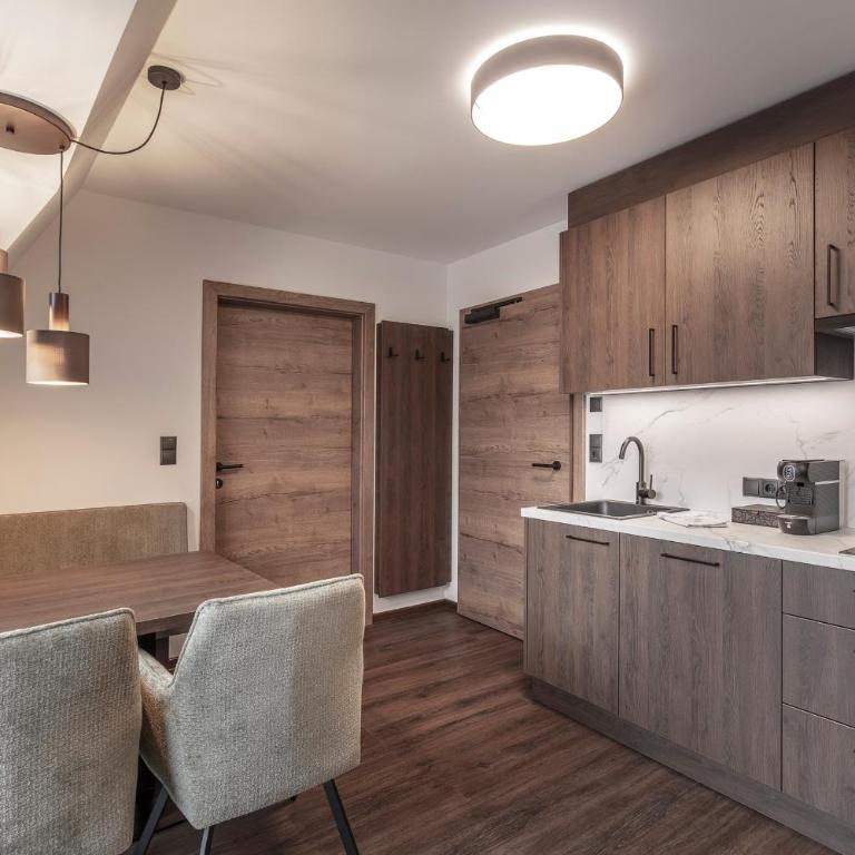 Home4You - Appartement 1 Chambre avec Balcon - 4