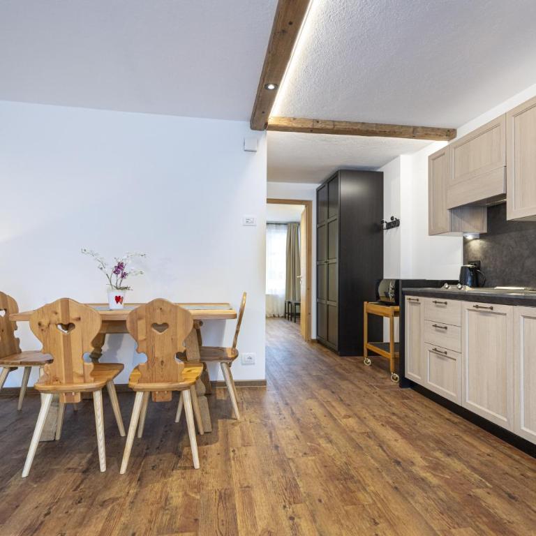 Apartments No7 Saslong - Appartamento con 1 Camera da Letto e con Giardino - 5