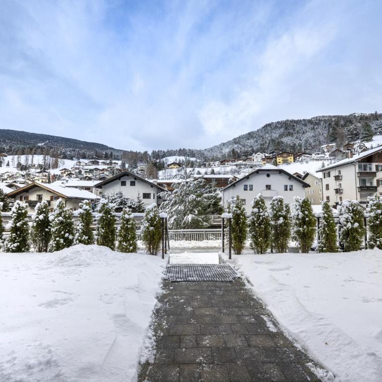 Apartments No7 Saslong - Appartamento con 1 Camera da Letto e con Giardino - 17