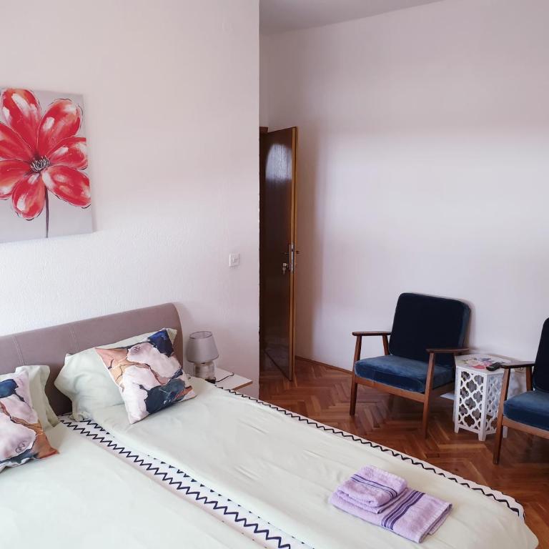 DALIA Apartment & Rooms - Three-Bedroom Apartment - 9