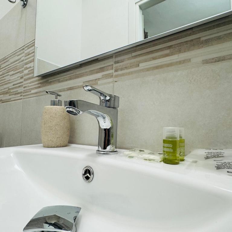 Villa Matilde - Camera Matrimoniale con Bagno Privato - 5