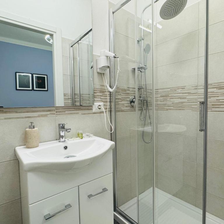 Villa Matilde - Camera Matrimoniale con Bagno Privato - 5