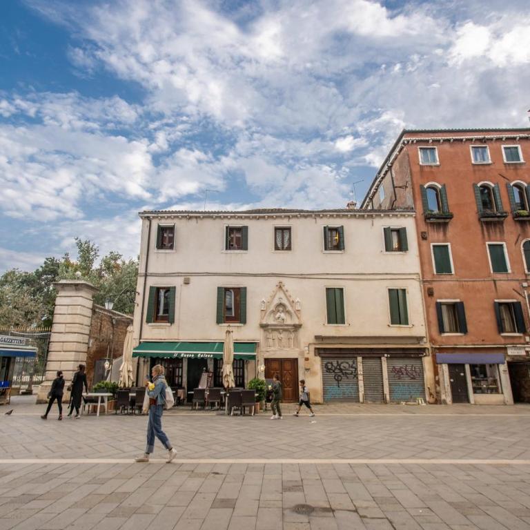 Stunning Venetian Apartment by Biennale Gardens - Five-Bedroom Apartment - 83