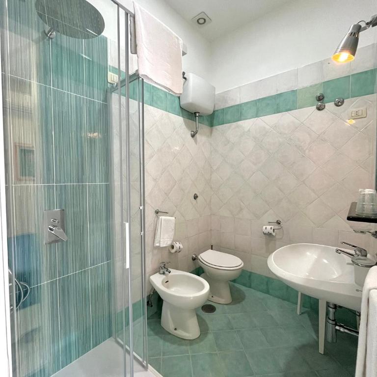 Sorrento Street View - Double Room with Balcony - 10