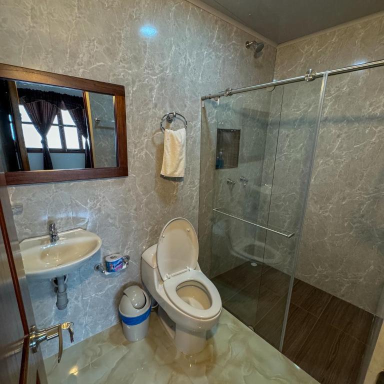 Hotel Parque Temático Químbayas - Habitación Familiar con baño privado - 8