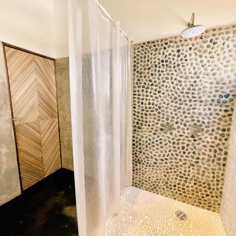 Casa Coco Nogales in La Punta Zicatela - Two-Bedroom House - 22