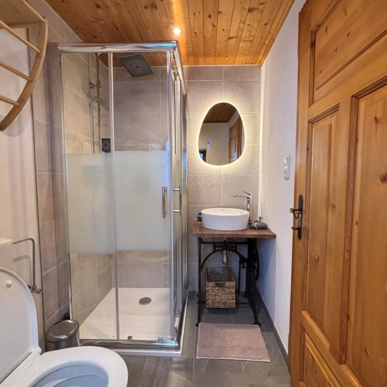 Bartlerhof - Apartment mit 3 Schlafzimmern und Dusche - 52