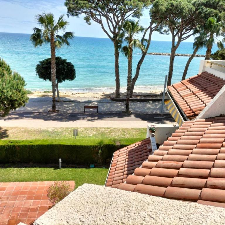 Cambrils primera linea de playa Urbanizacion La Dorada - Apartamento de 2 dormitorios - 2