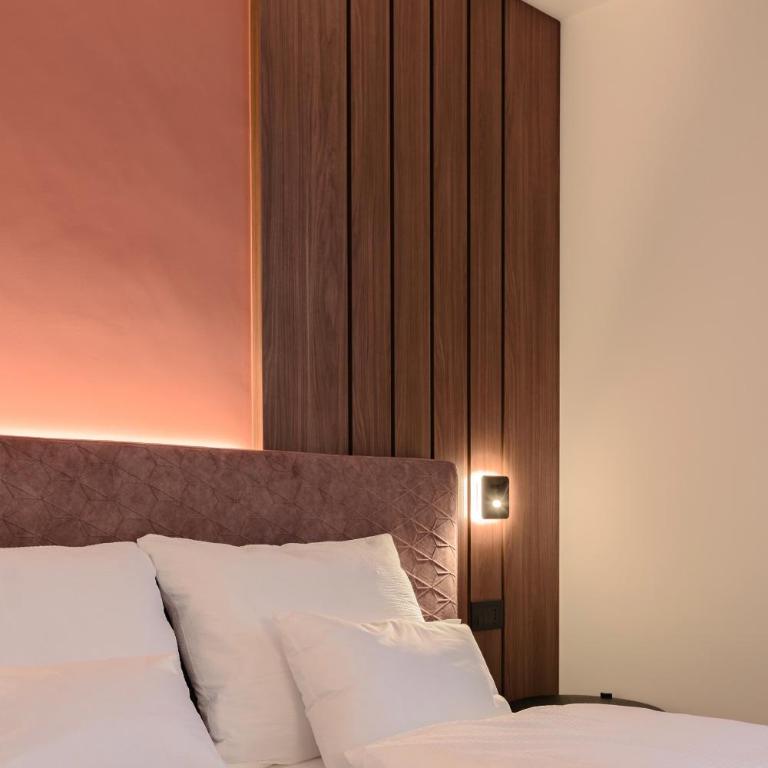 NAOMI Rooms - Camera Tripla Comfort con Doccia - 2