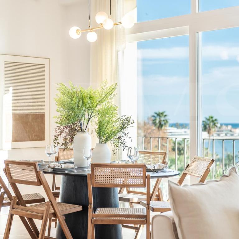 Elegant coastal charm with unique views by REMS - Apartamento de 4 dormitorios con balcón - 30