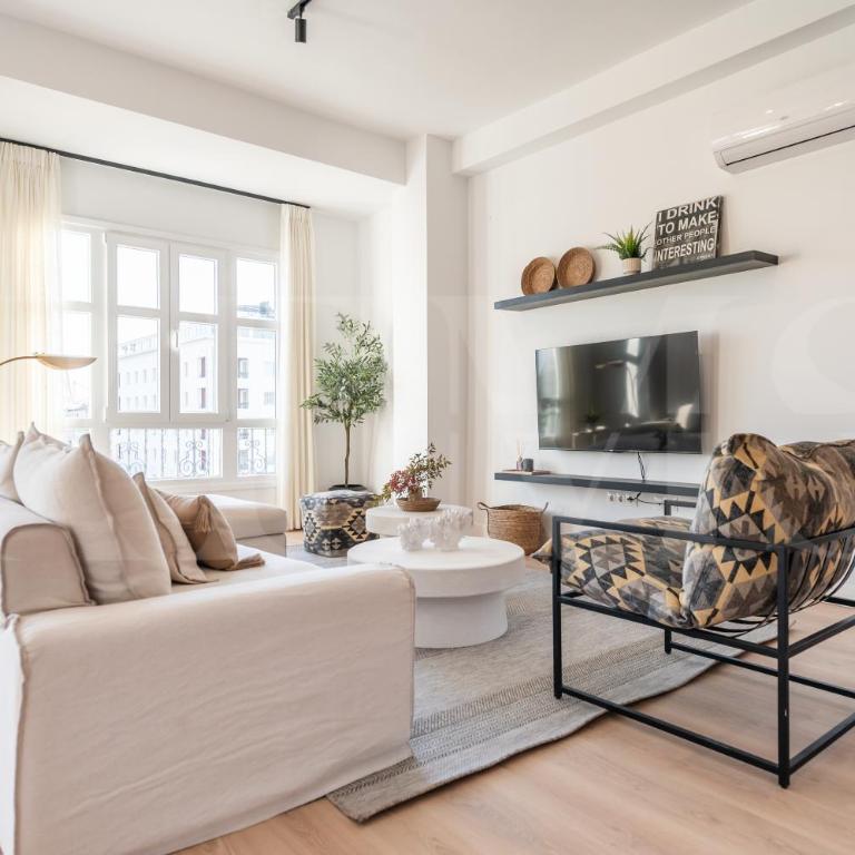 Elegant coastal charm with unique views by REMS - Apartamento de 4 dormitorios con balcón - 35
