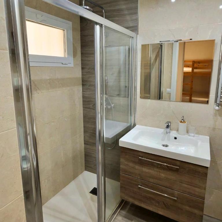 Sea View 2BR Beachfront & Cozy Balcony Marbella - Two-Bedroom Apartment - 14
