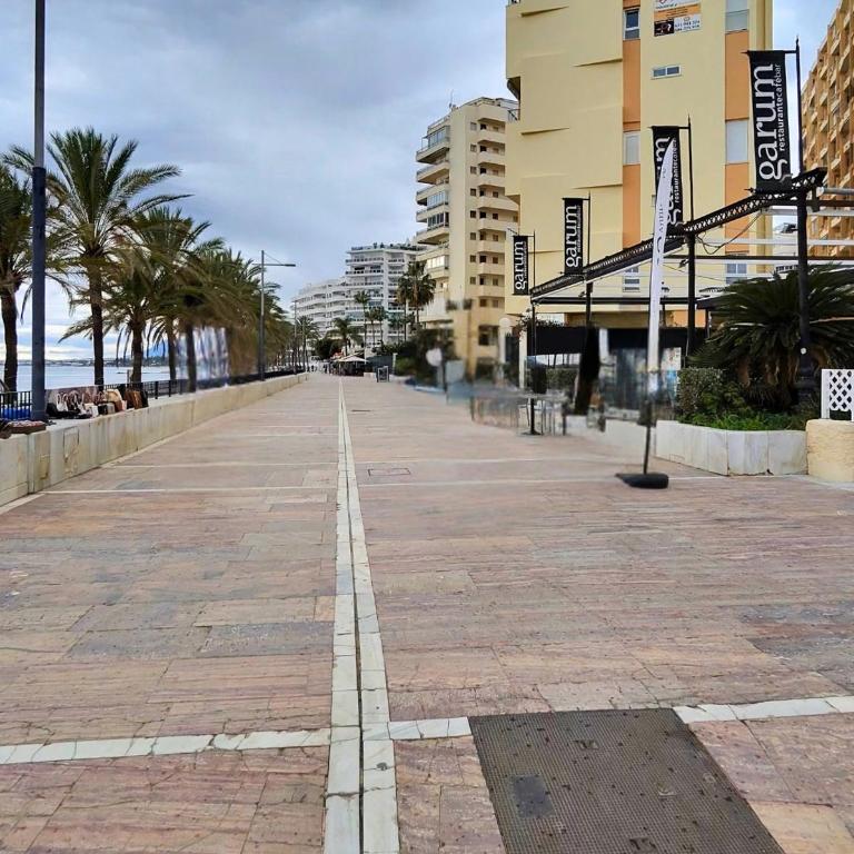Sea View 2BR Beachfront & Cozy Balcony Marbella - Two-Bedroom Apartment - 6