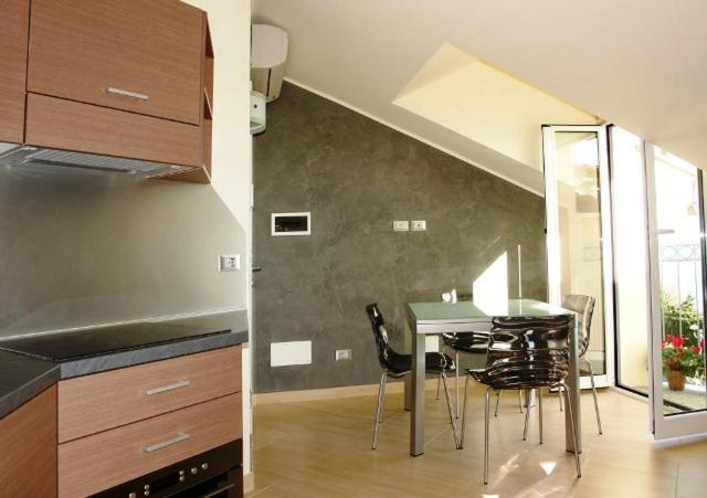 Residence Villa Carmen fronte mare a 50 mt - One-Bedroom Apartment with Sea View - 12