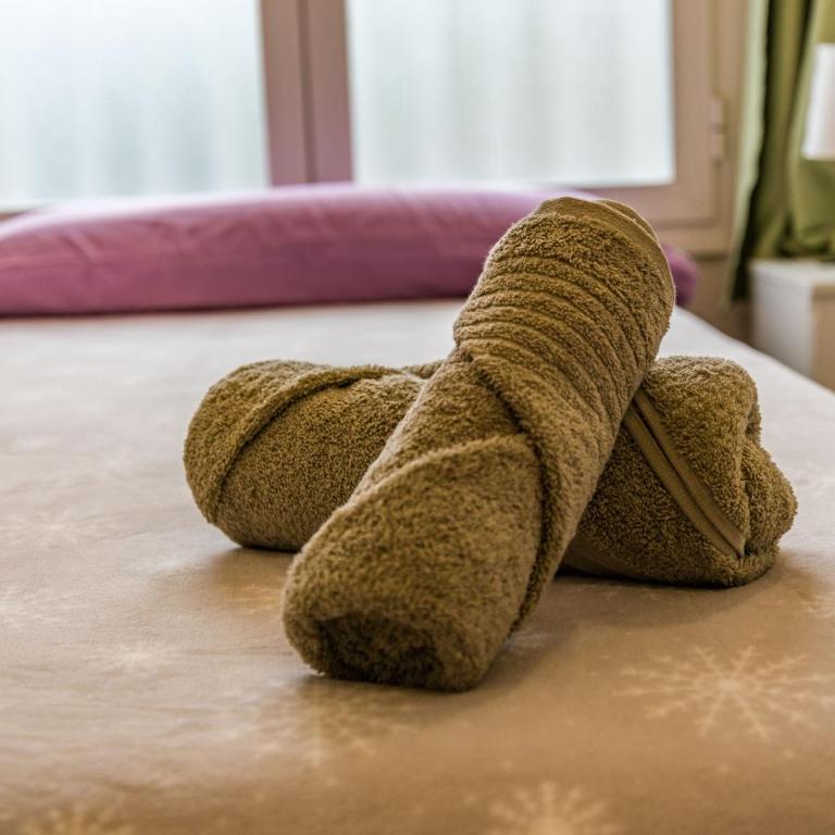 Isabel Guest House - Double Room with Private Bathroom - 6