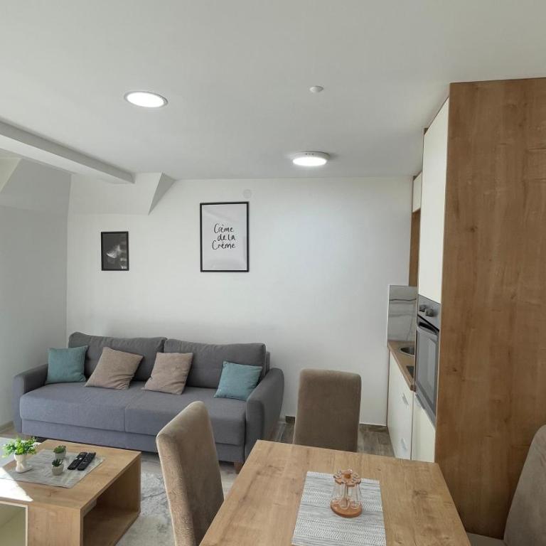 Geregs alibi - Apartman sa 1 Spavaćom Sobom, Balkonom i Pogledom na Planinu - 7