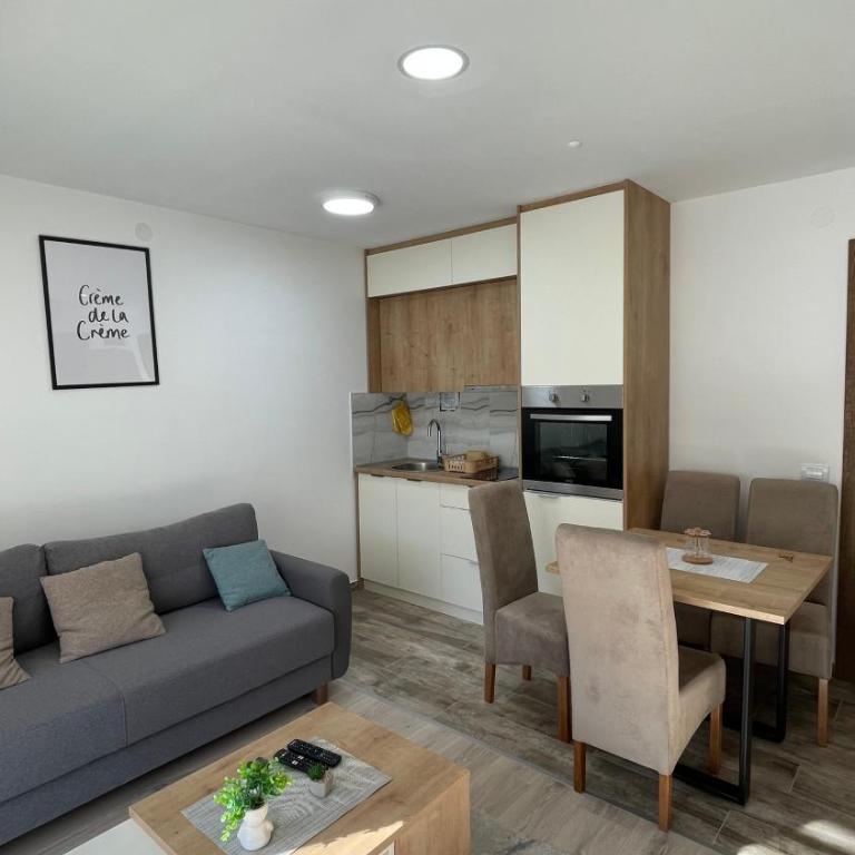 Geregs alibi - Apartman sa 1 Spavaćom Sobom, Balkonom i Pogledom na Planinu - 13