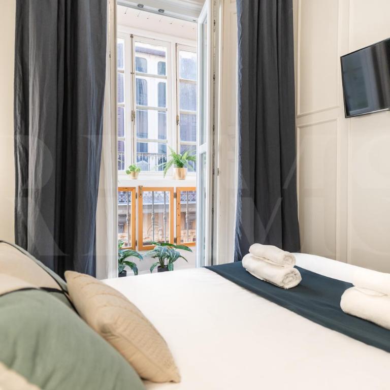 Historic charm steps from top landmarks by REMS - Apartamento de 2 dormitorios - 6