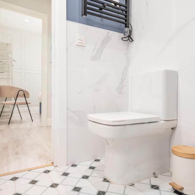 Historic charm steps from top landmarks by REMS - Apartamento de 2 dormitorios - 14