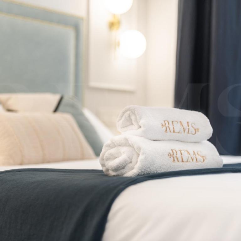 Historic charm steps from top landmarks by REMS - Apartamento de 2 dormitorios - 21