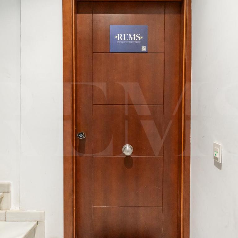 Historic charm steps from top landmarks by REMS - Apartamento de 2 dormitorios - 29