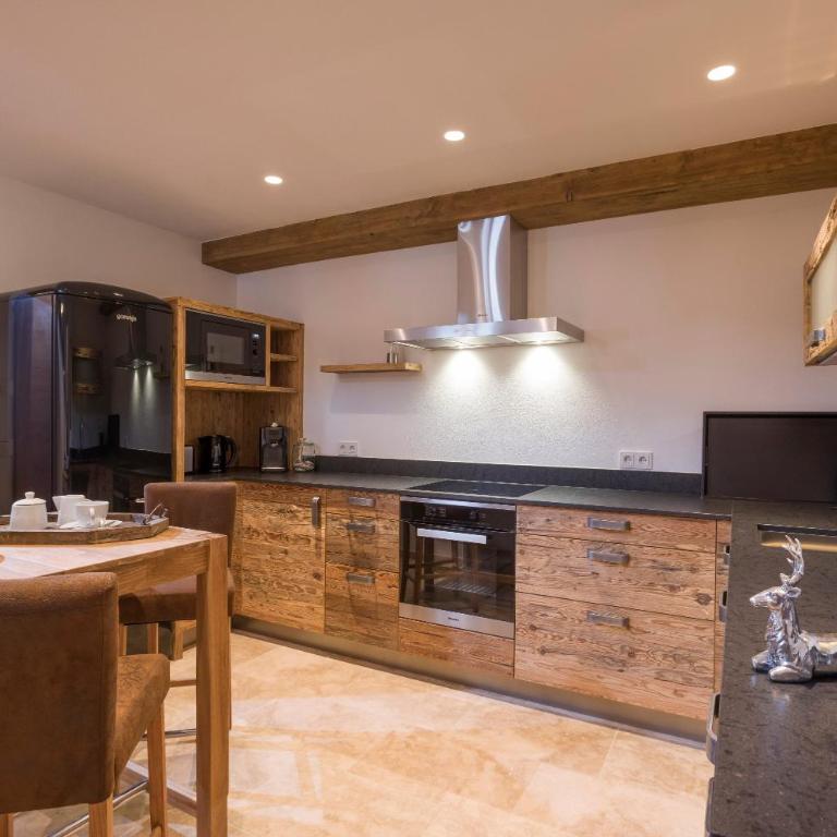 Luxus Ferienwohnung Almhütte - Deluxe Apartment - 11