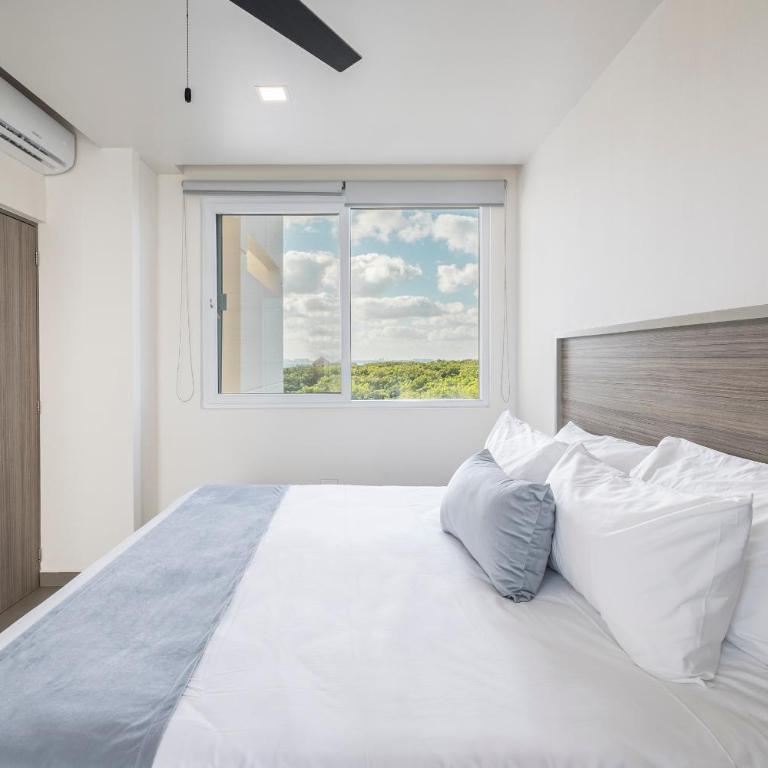 Azulea Isla Mujeres Hotel - Deluxe Double Room with Balcony and Sea View - 4