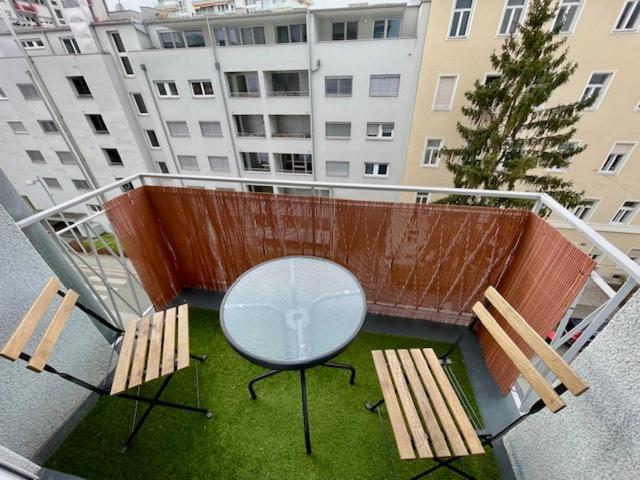 Stylisches Cityapartment mit Schloßbergblick - Apartamento de 1 dormitorio - 22