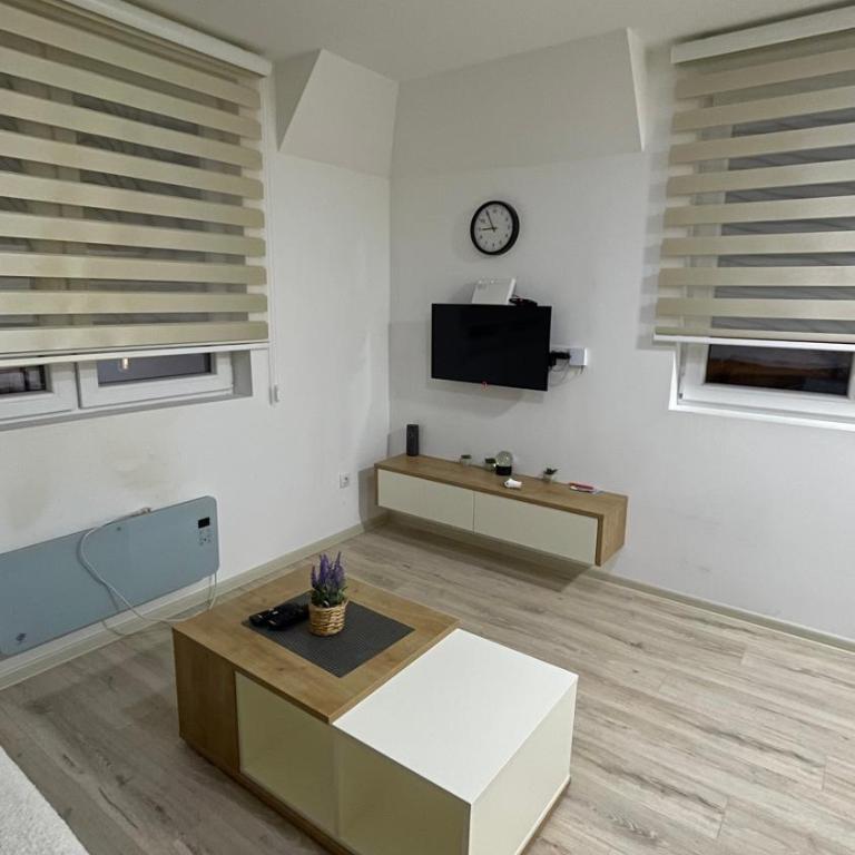 Geregs alibi - Apartman sa 1 Spavaćom Sobom, Balkonom i Pogledom na Planinu - 3