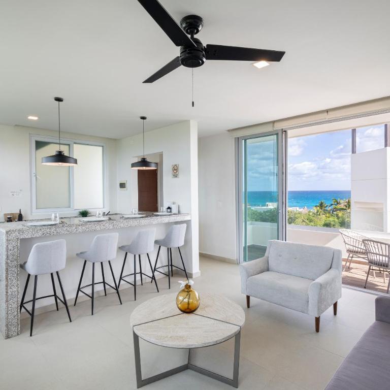 Azulea Isla Mujeres Hotel - King Suite with Sea View - 10