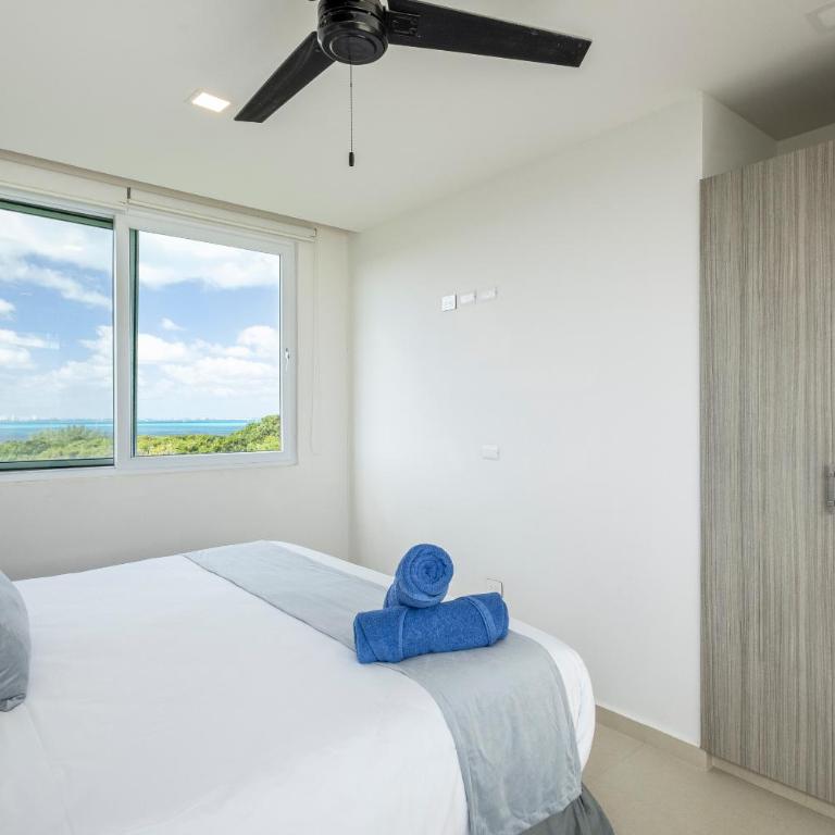 Azulea Isla Mujeres Hotel - King Suite with Sea View - 7